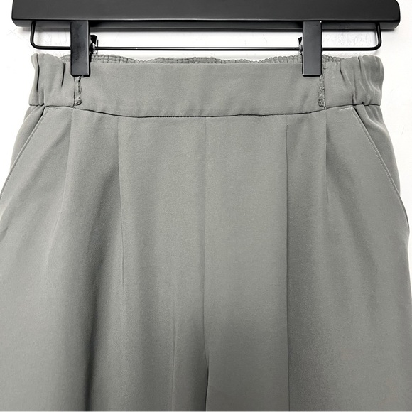 Lululemon Noir Crop Waist Tie Removed High Rise Relaxed Fit Pant in Grey Sage - Picture 4 of 14